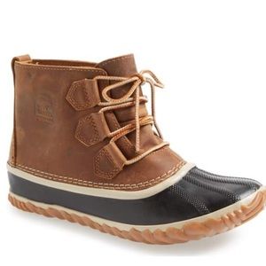 Sorel Out & About Boots Size 8 1/2